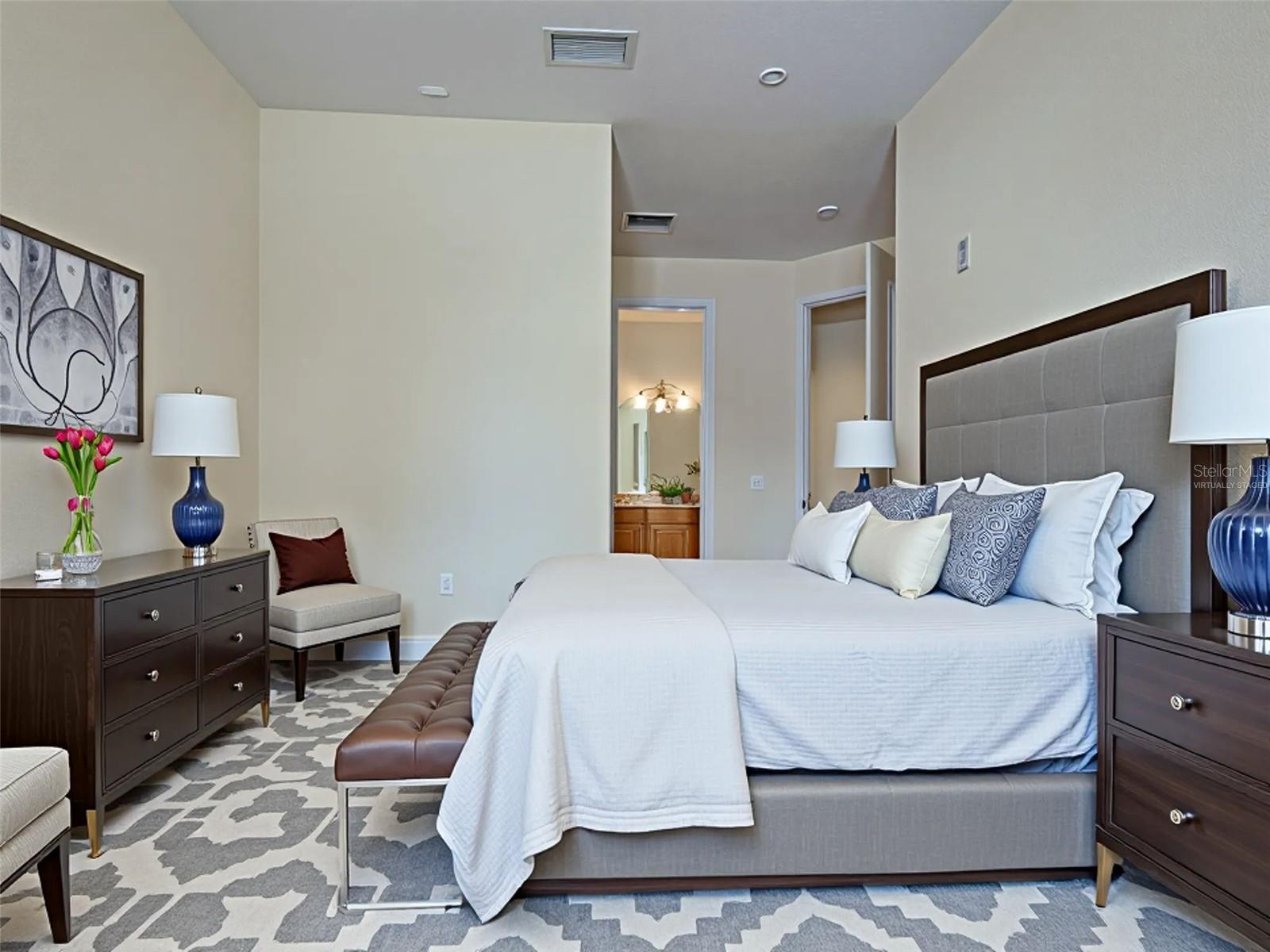 ISLAND COURT VENICE - Residential