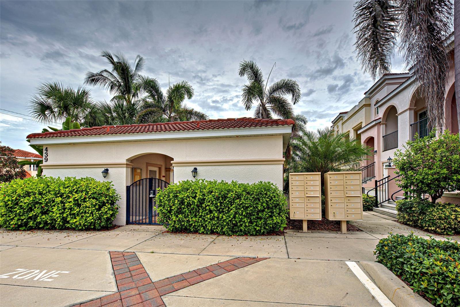 ISLAND COURT VENICE - Residential