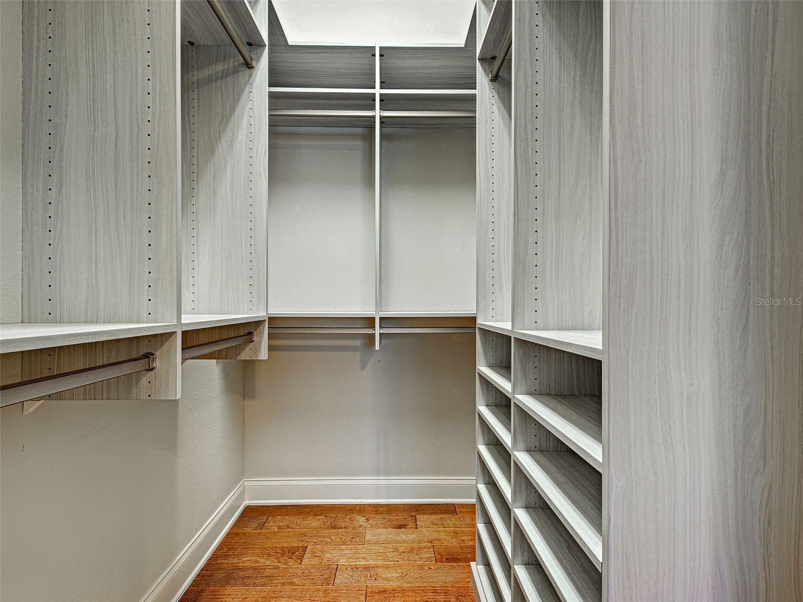 ISLAND COURT VENICE - Residential
