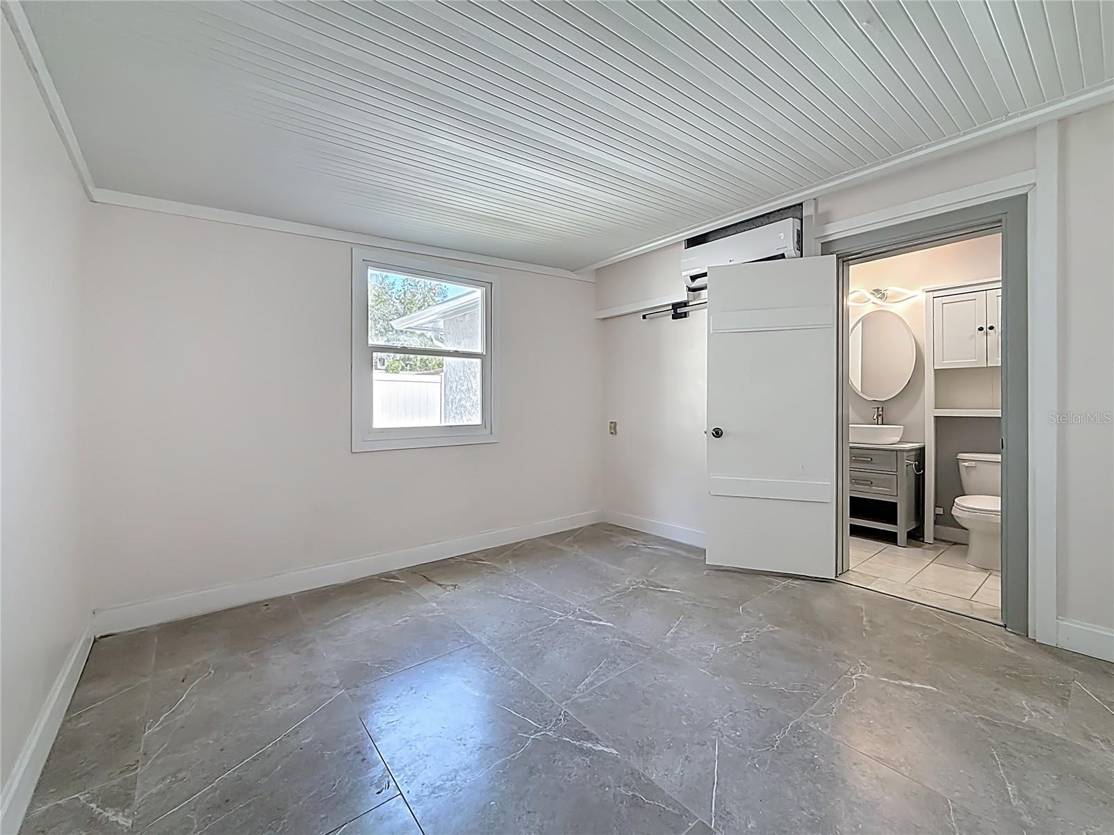 AUTUMN RUN - Residential