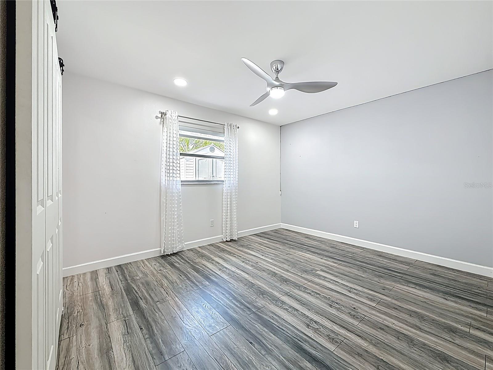 AUTUMN RUN - Residential