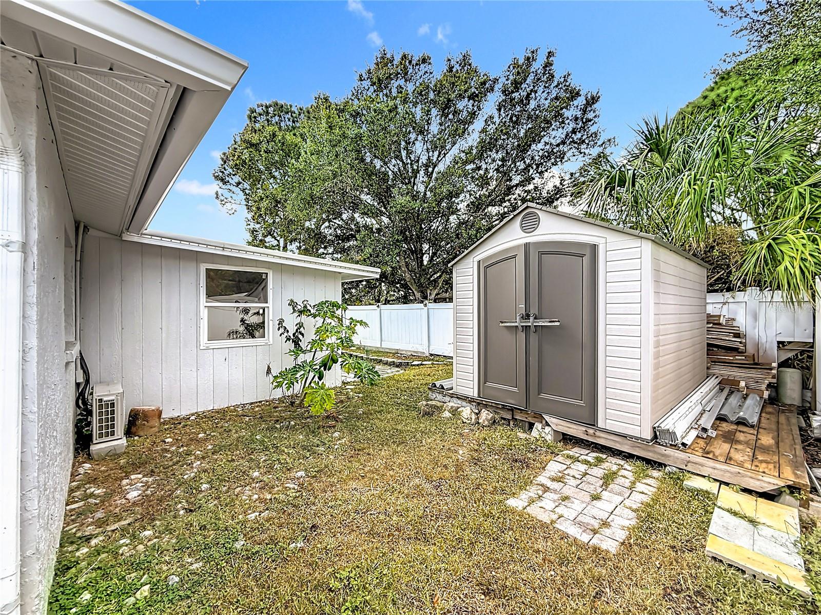 AUTUMN RUN - Residential