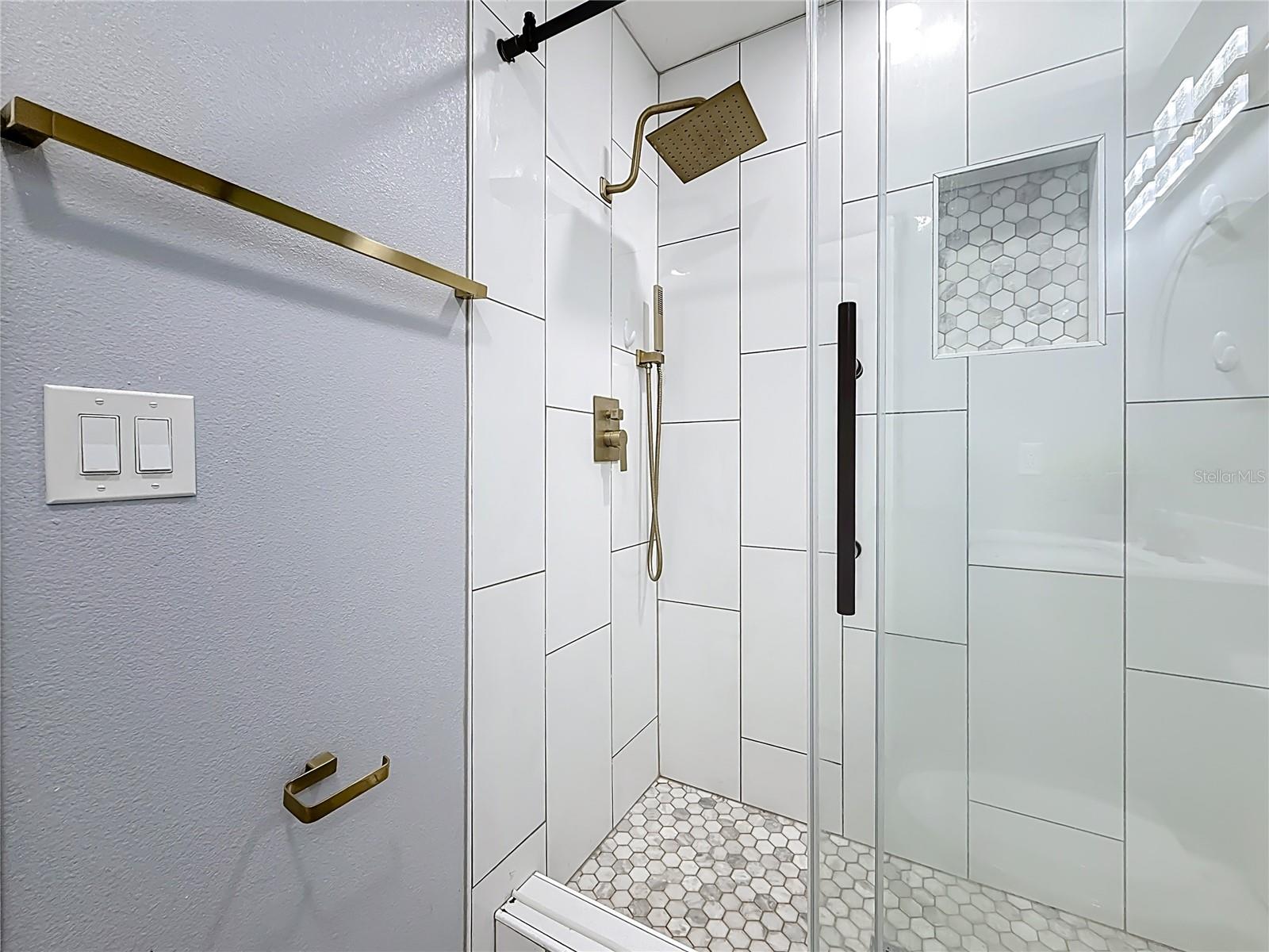 AUTUMN RUN - Residential