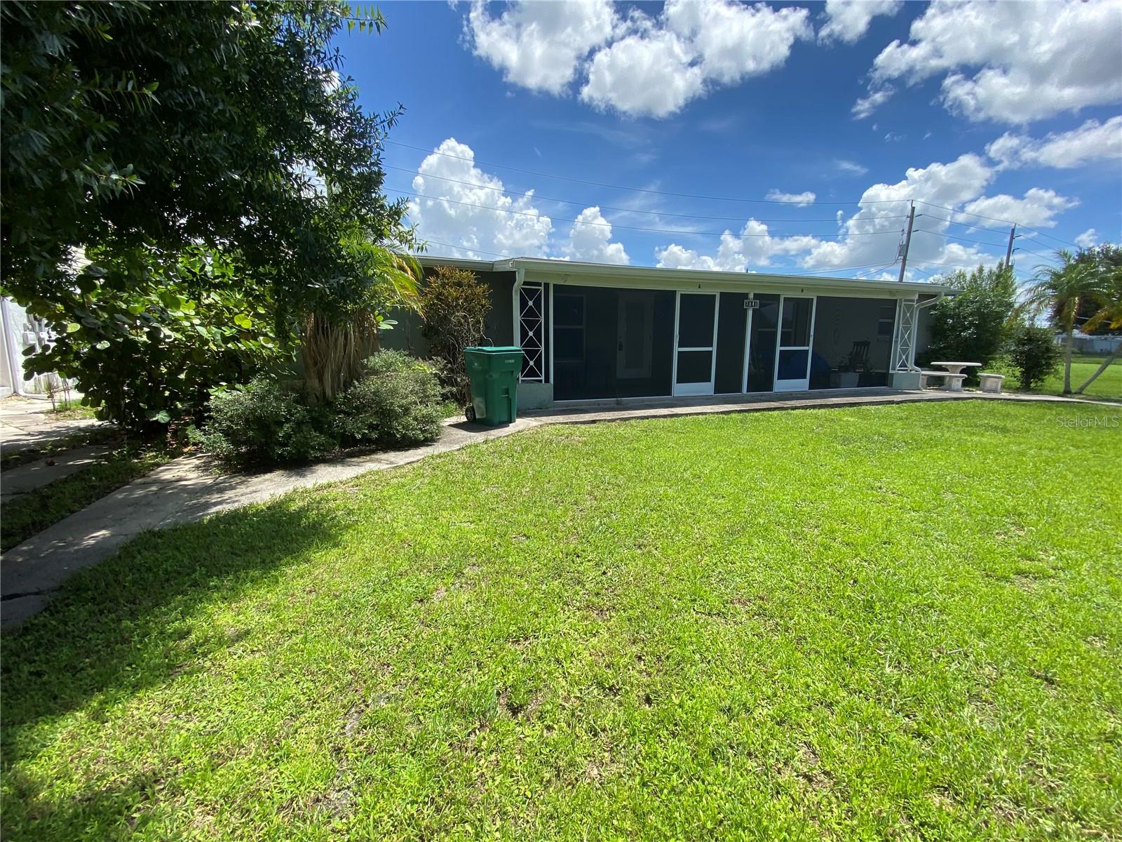 2 bed 2 bath duplex located off of N Tamiami Trail. Wood Flooring. Screened Lanai. Washer & Dryer. $1350 month + $1350 Security req'd to move in. SMOKING PROHIBITED. Electric & water is the resident's responsibility.
"Equal Housing Opportunity"