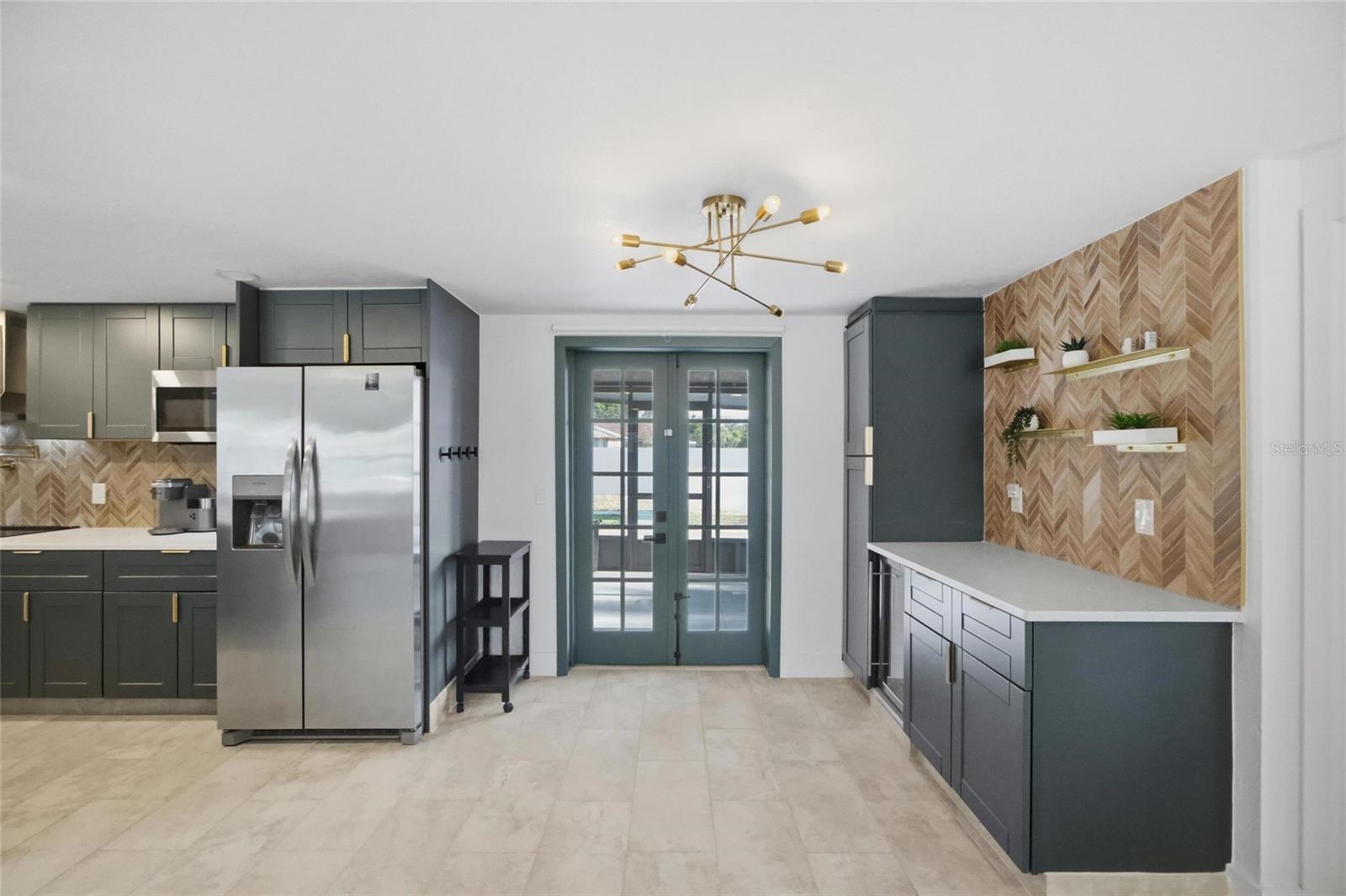 4014 W ROGERS AVENUE