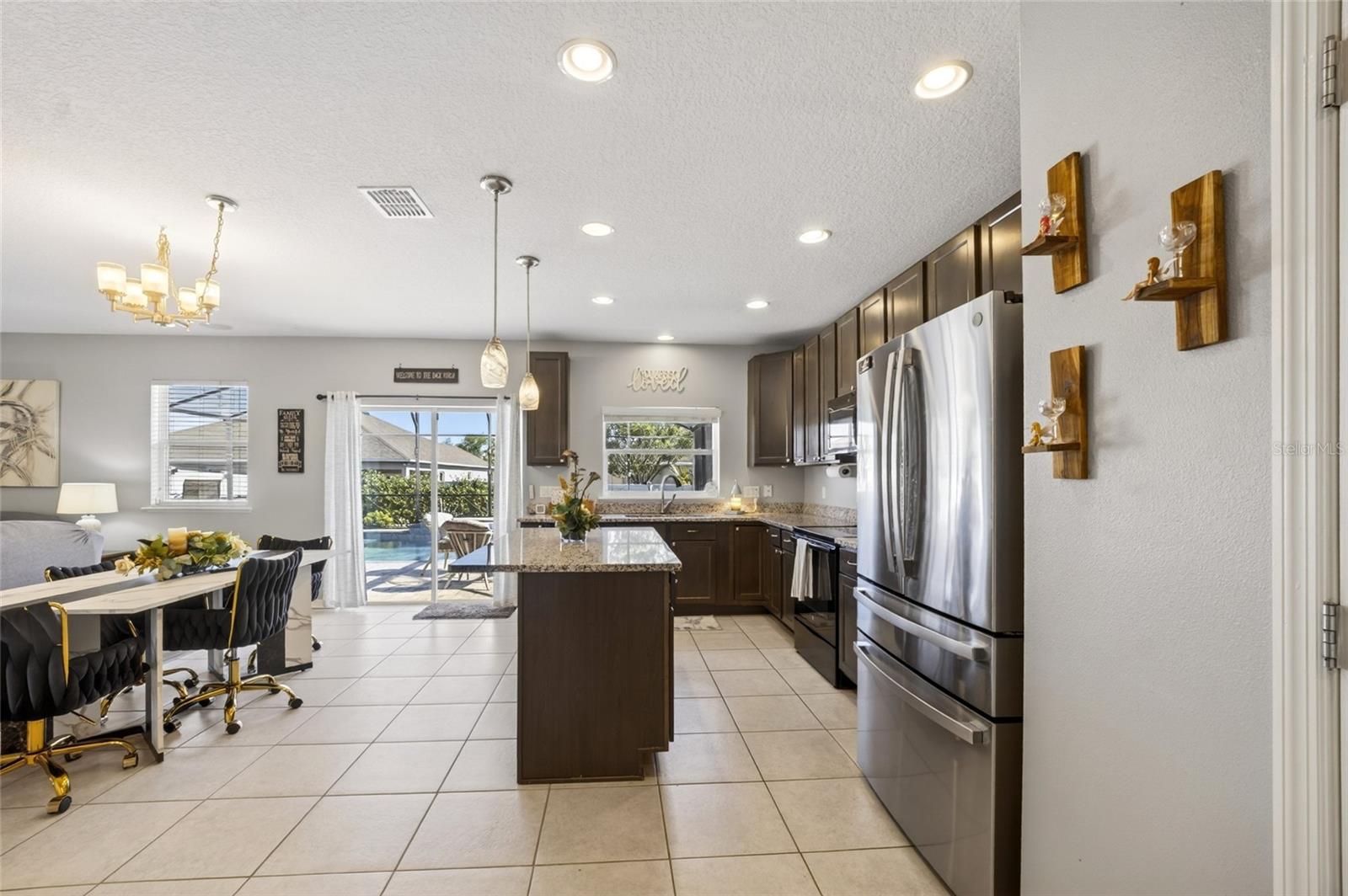 KNIGHT LAKE ESTATES - Residential