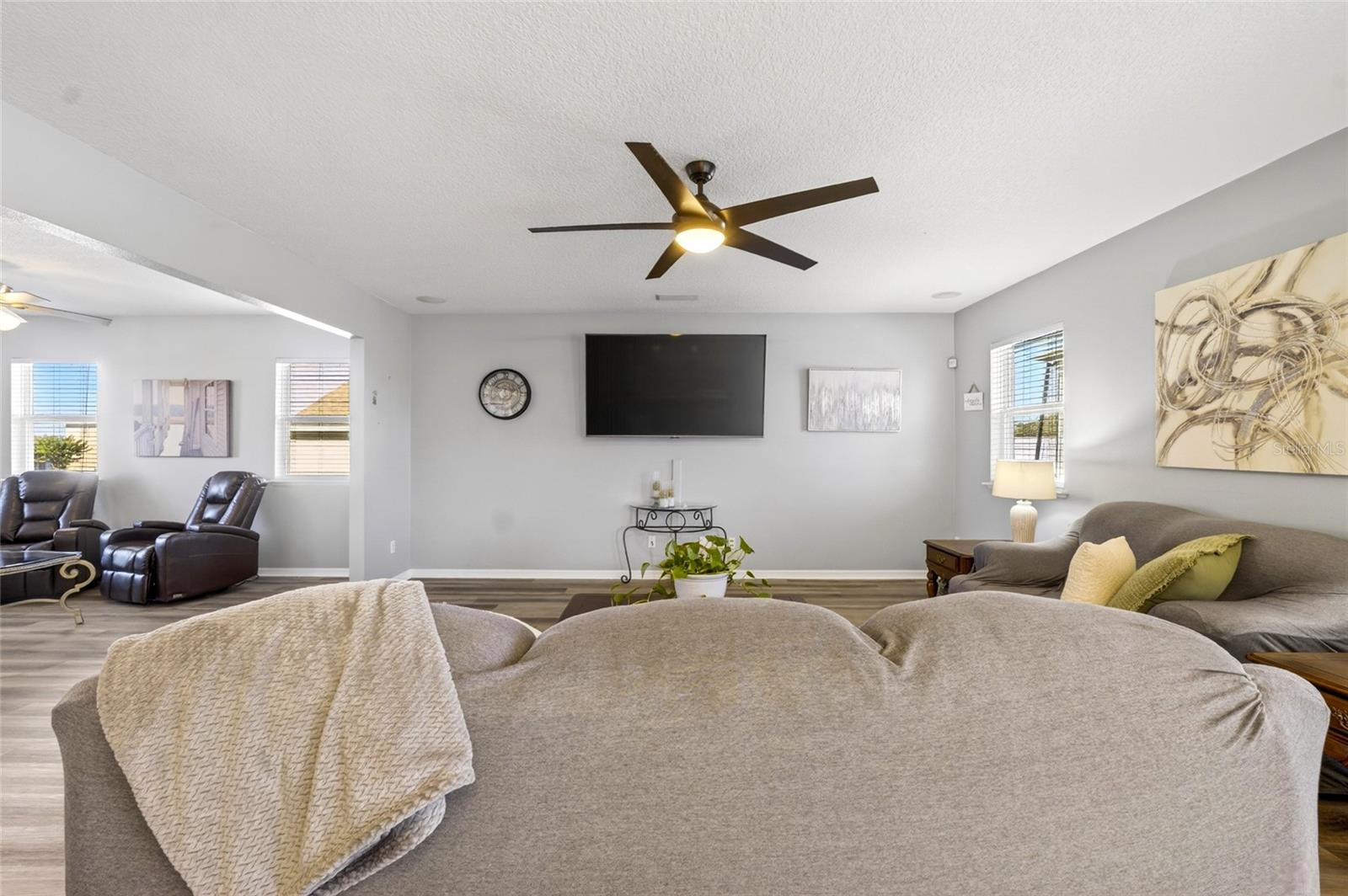 KNIGHT LAKE ESTATES - Residential