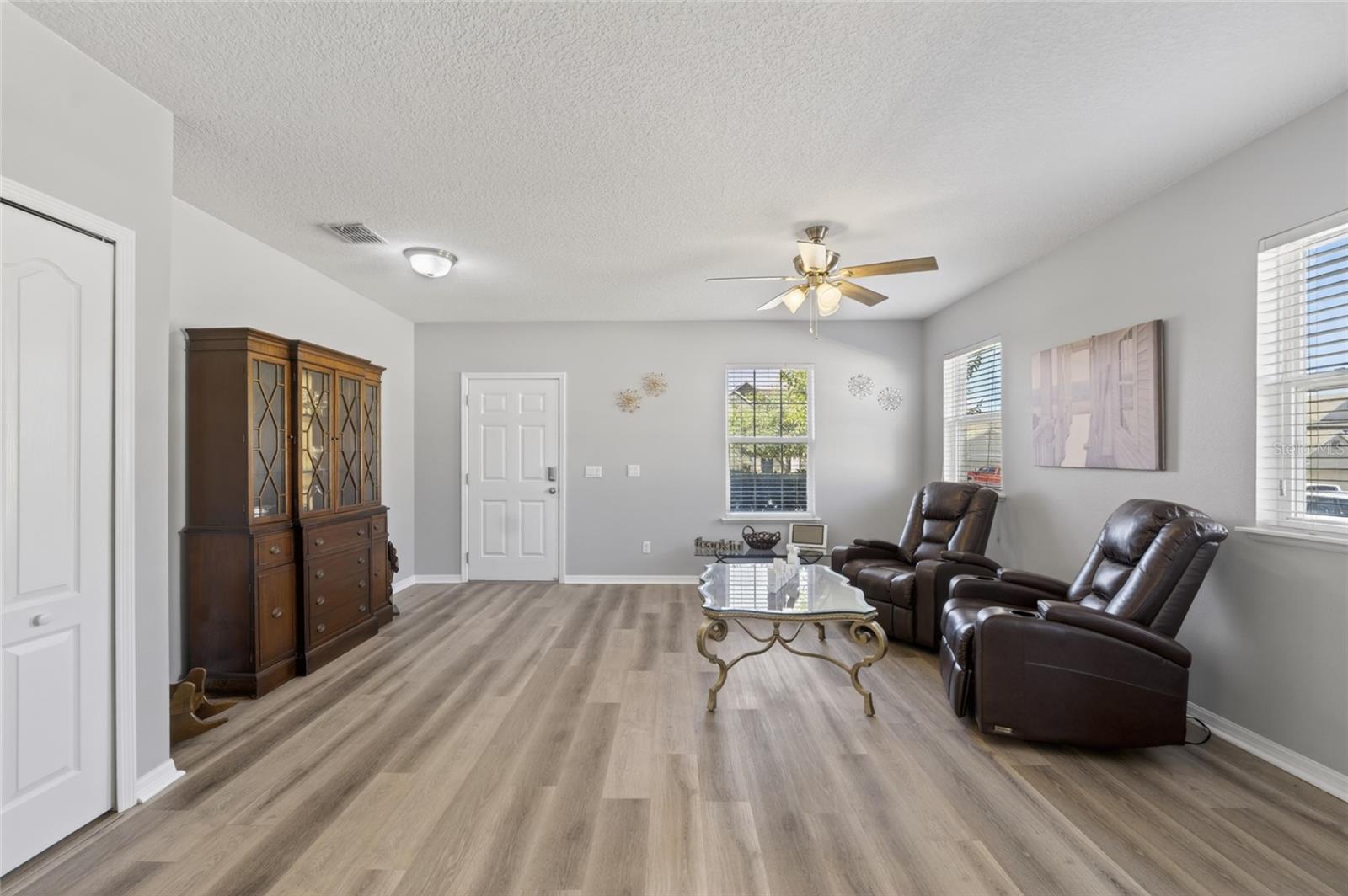 KNIGHT LAKE ESTATES - Residential