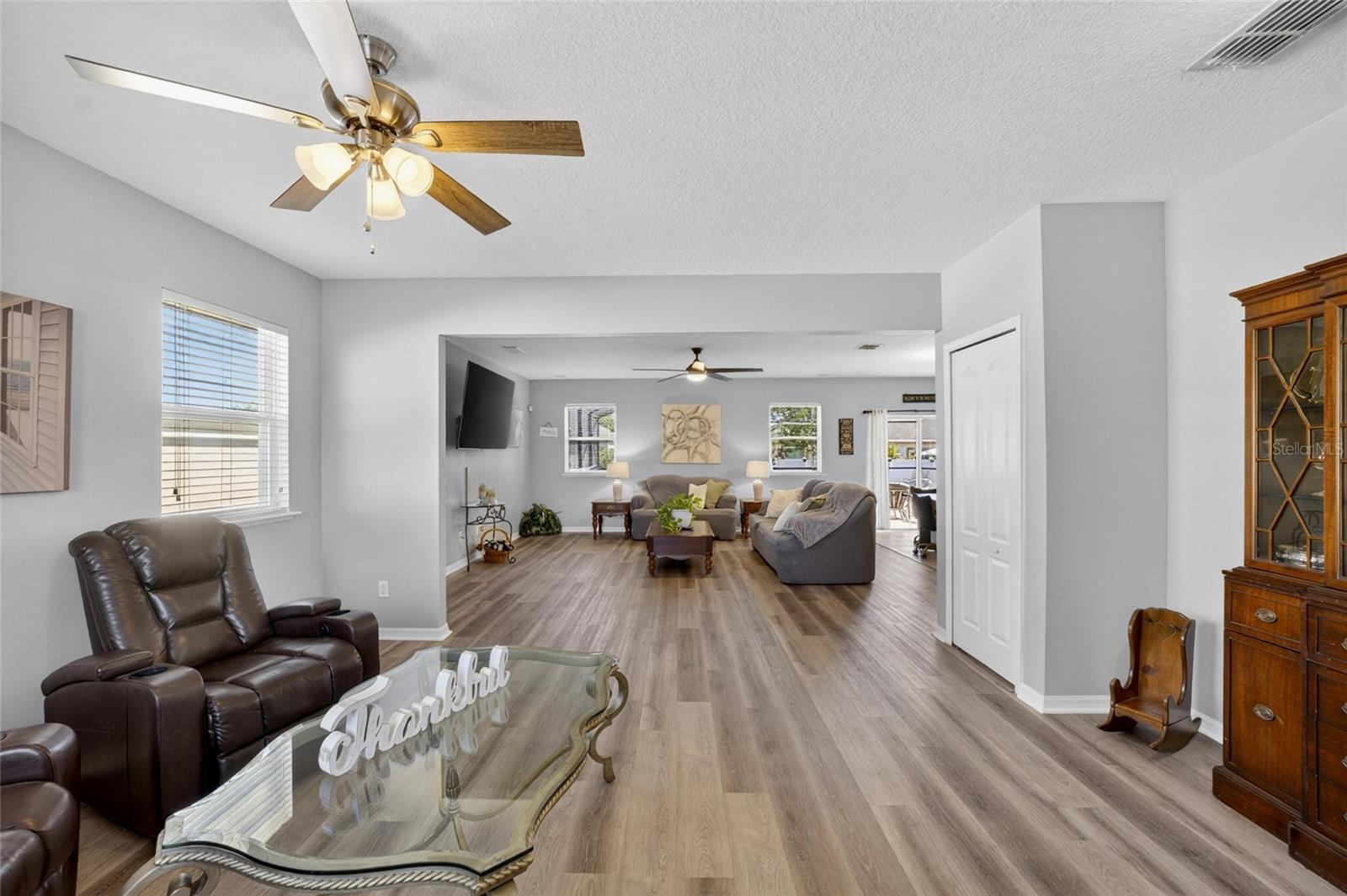 KNIGHT LAKE ESTATES - Residential