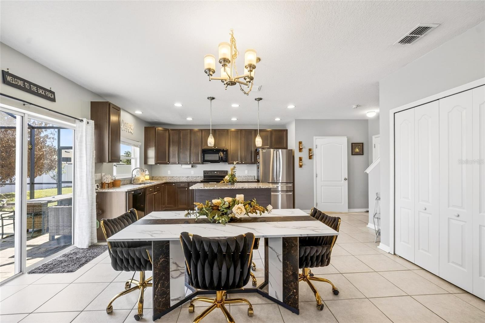 KNIGHT LAKE ESTATES - Residential