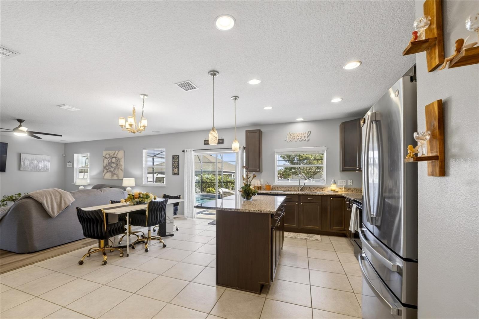 KNIGHT LAKE ESTATES - Residential