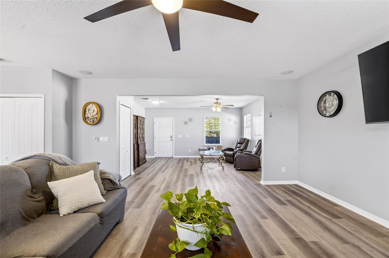 KNIGHT LAKE ESTATES - Residential