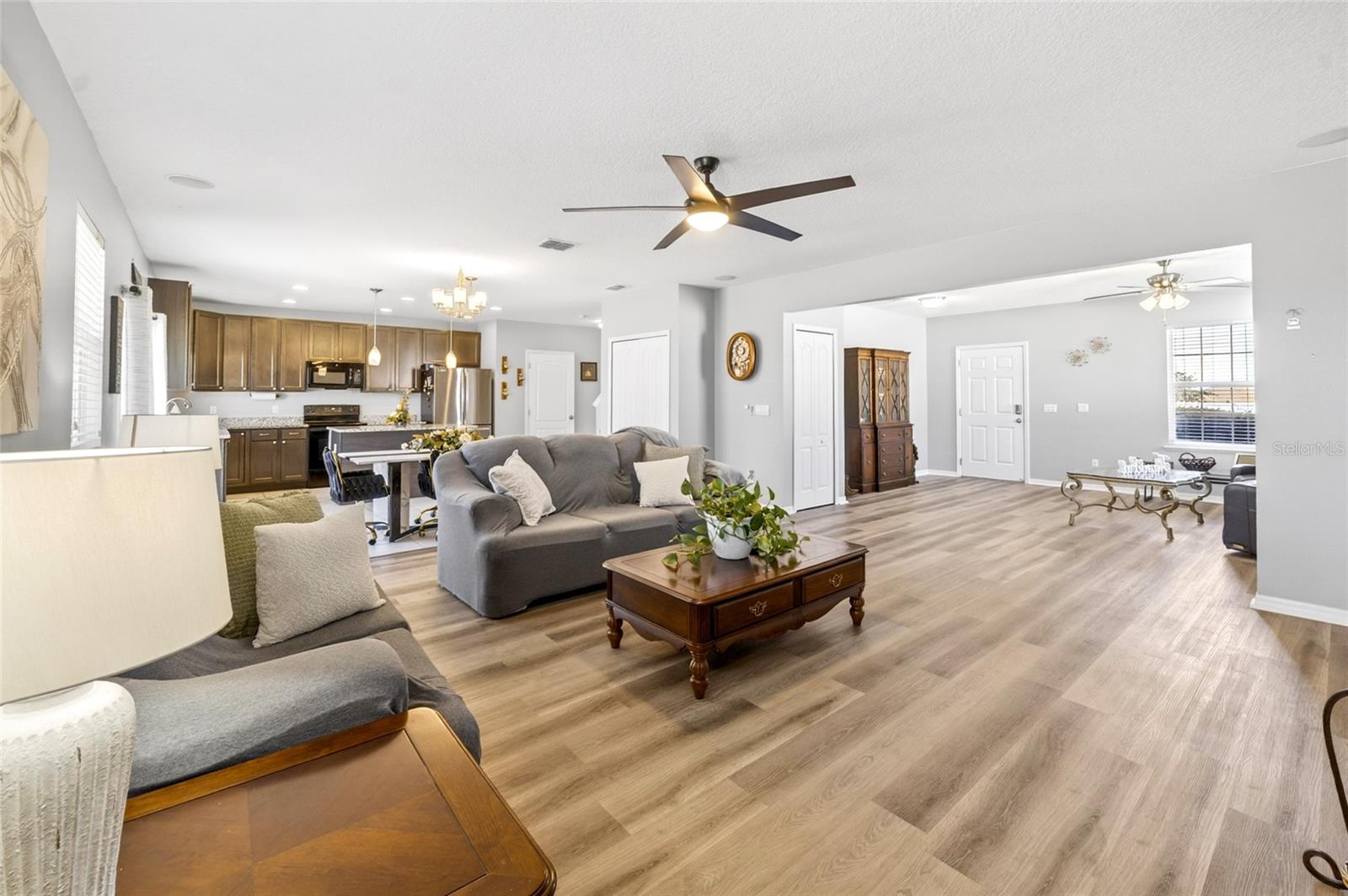 KNIGHT LAKE ESTATES - Residential