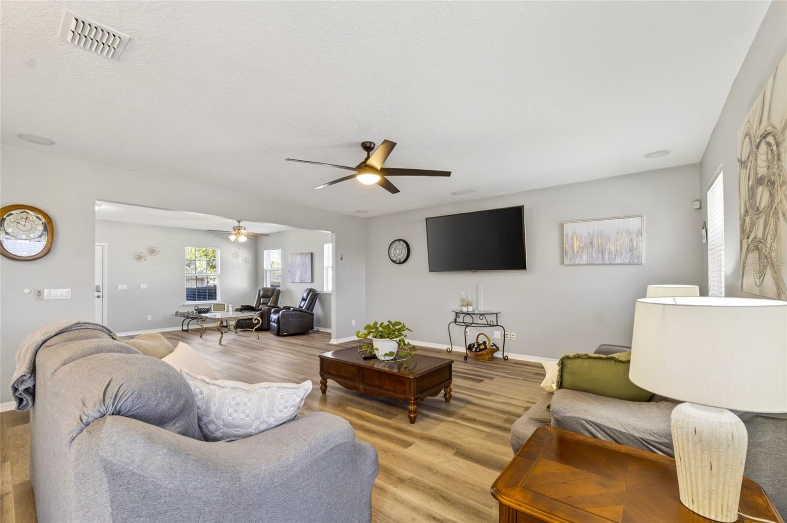 KNIGHT LAKE ESTATES - Residential