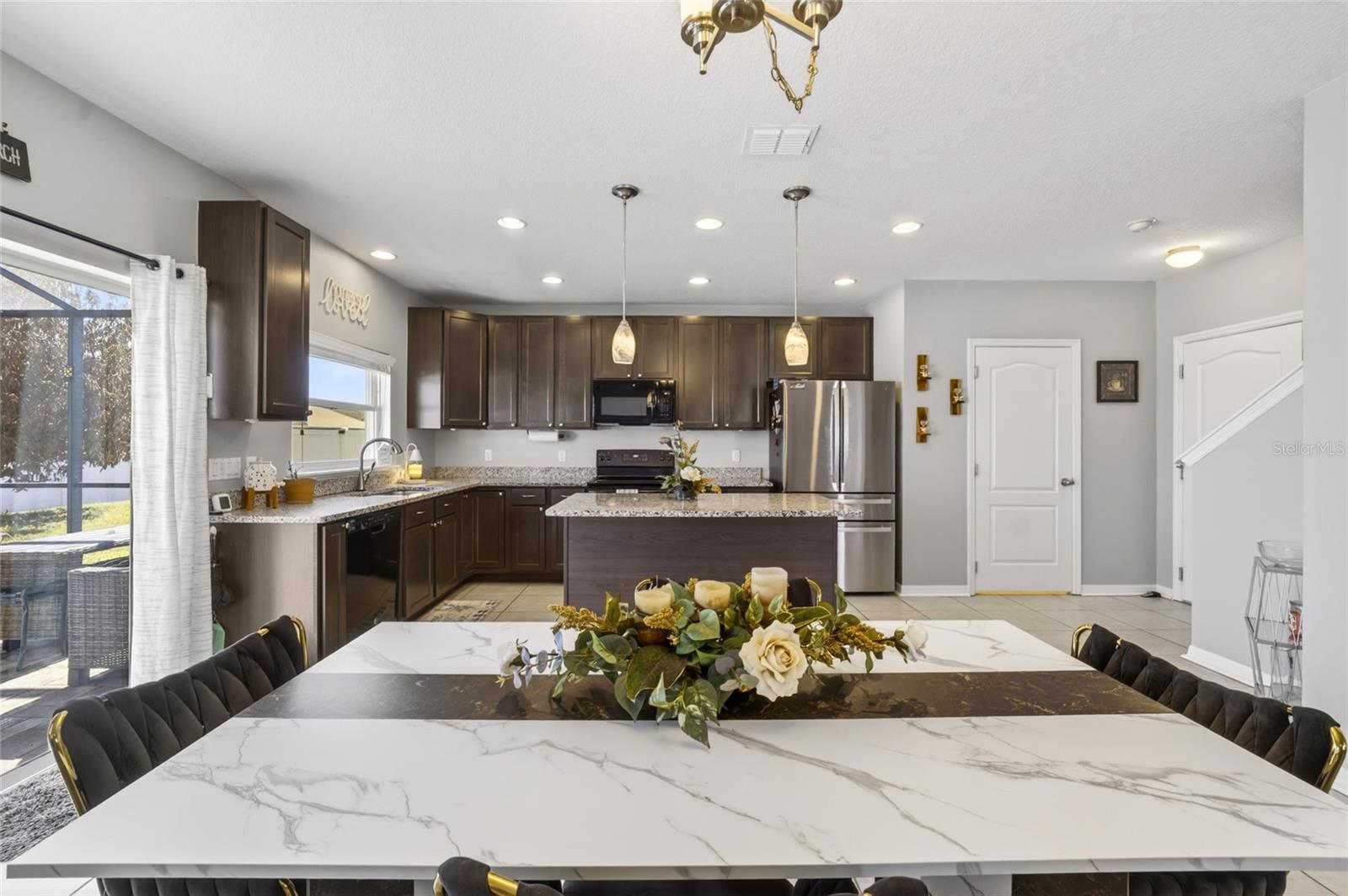 KNIGHT LAKE ESTATES - Residential