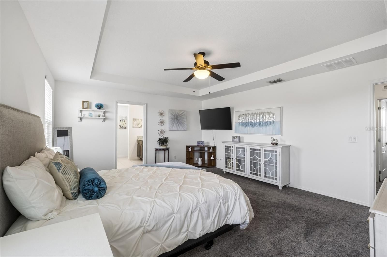 KNIGHT LAKE ESTATES - Residential