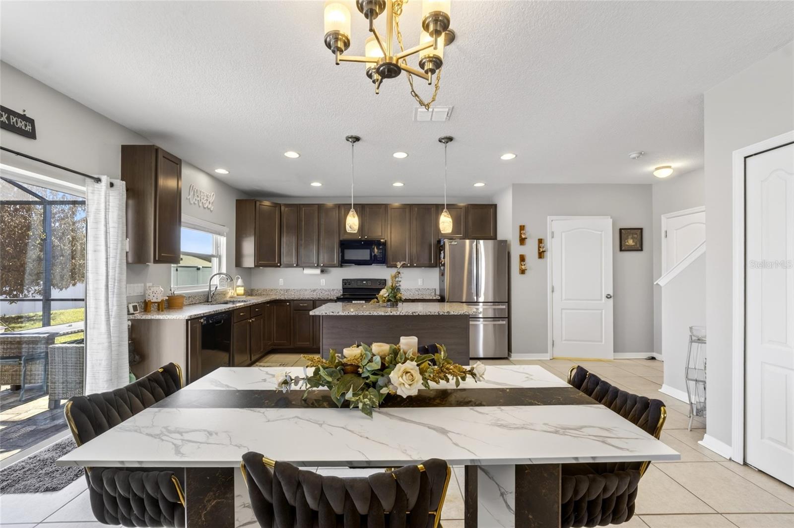 KNIGHT LAKE ESTATES - Residential