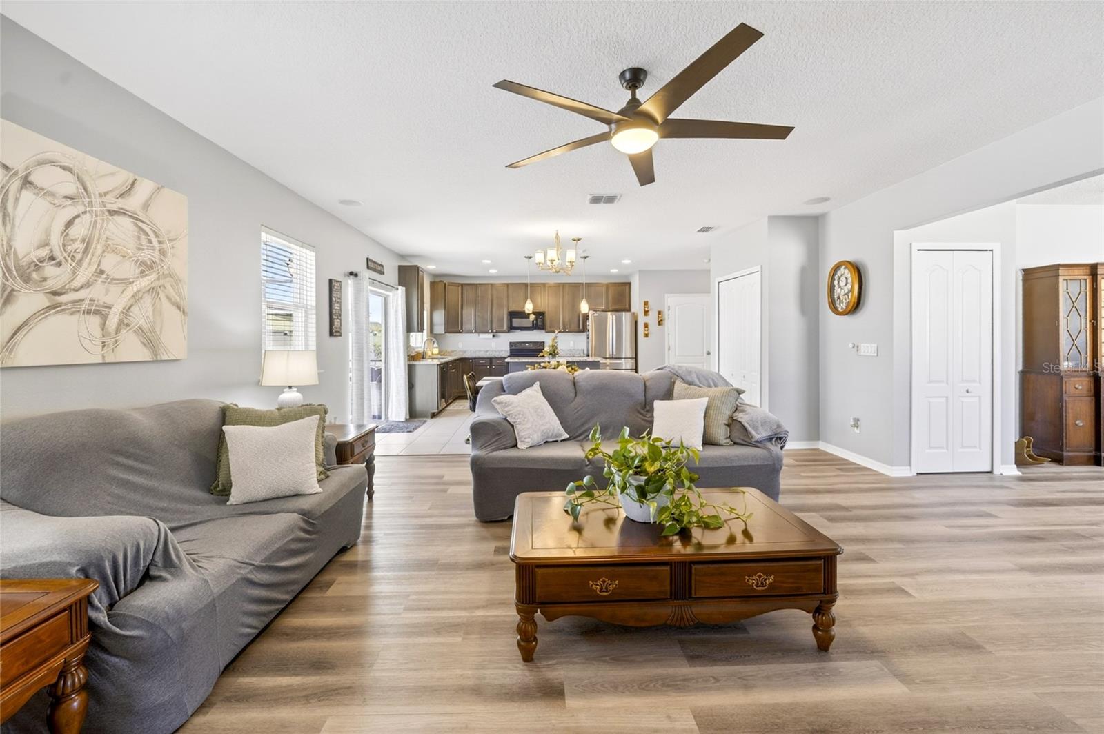 KNIGHT LAKE ESTATES - Residential