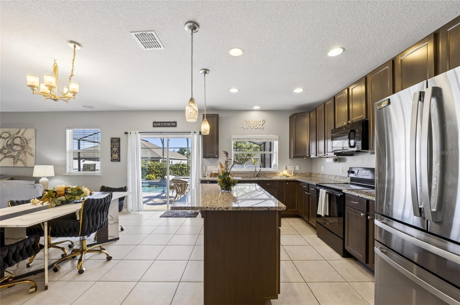 KNIGHT LAKE ESTATES - Residential