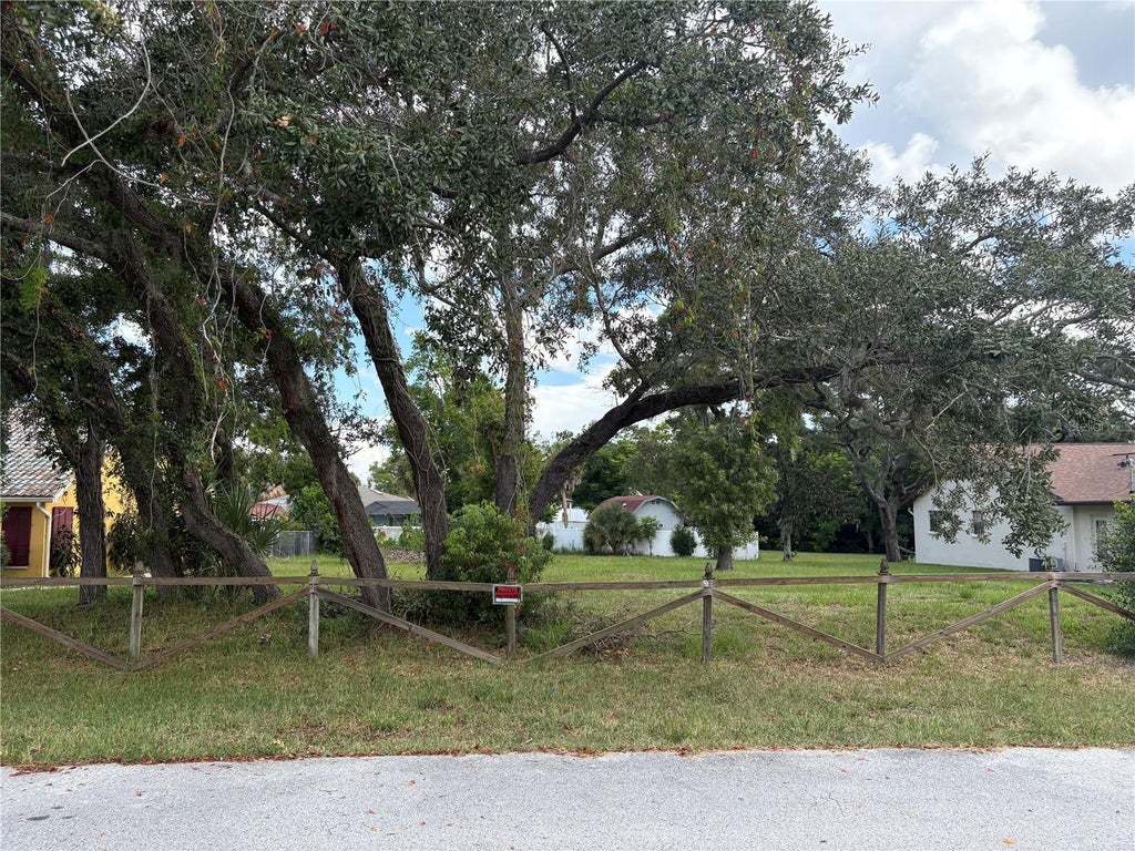 Photo of 10067 Bedford Road, Spring Hill, FL 34608 (MLS # W7888688)
