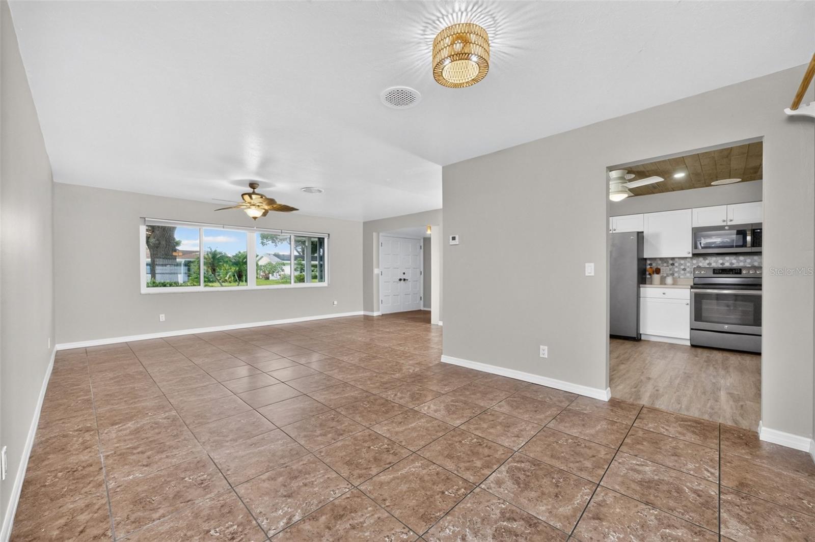 559 MOUNT VERNON DRIVE