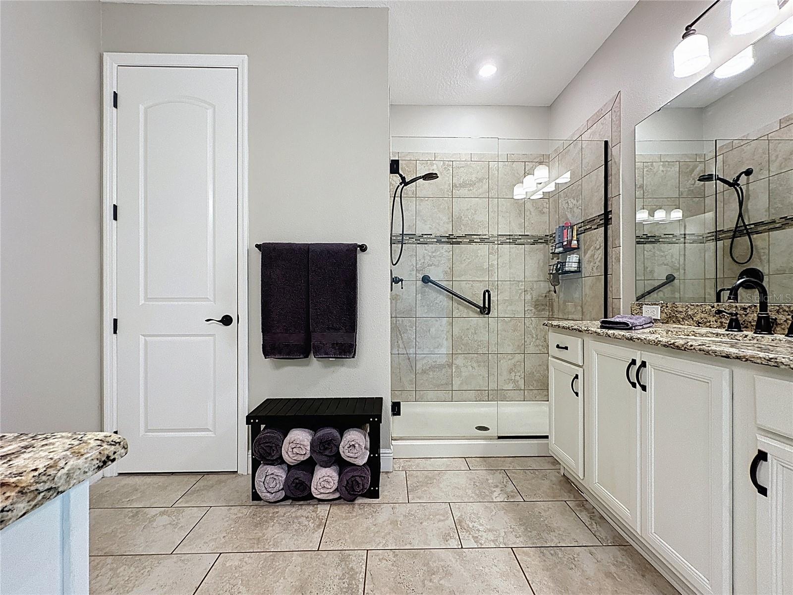 CASCADES OF GROVELAND (TRILOGY) - Residential