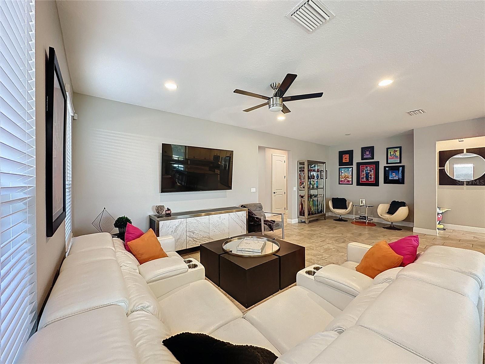 CASCADES OF GROVELAND (TRILOGY) - Residential