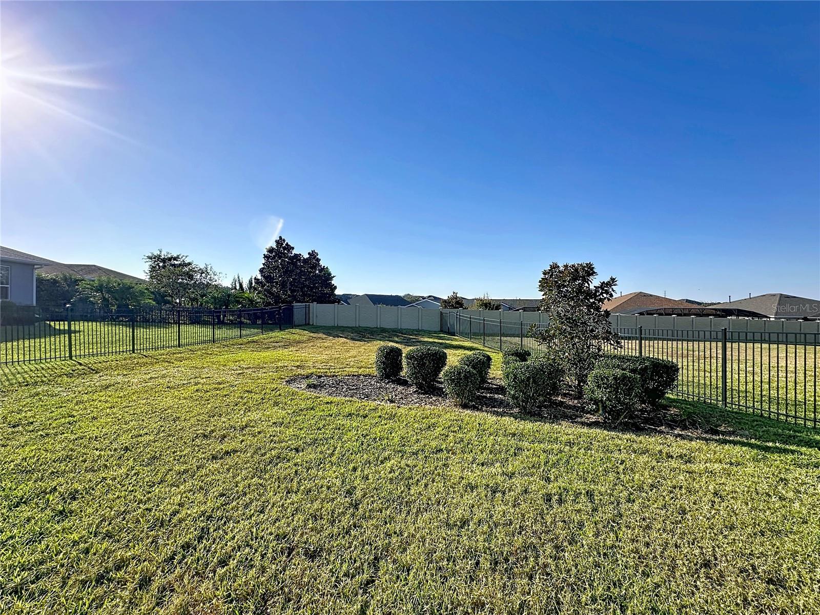 CASCADES OF GROVELAND (TRILOGY) - Residential