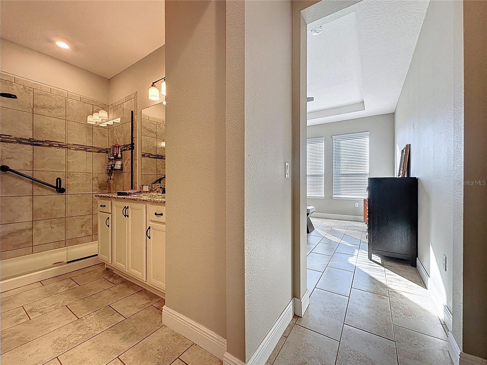 CASCADES OF GROVELAND (TRILOGY) - Residential