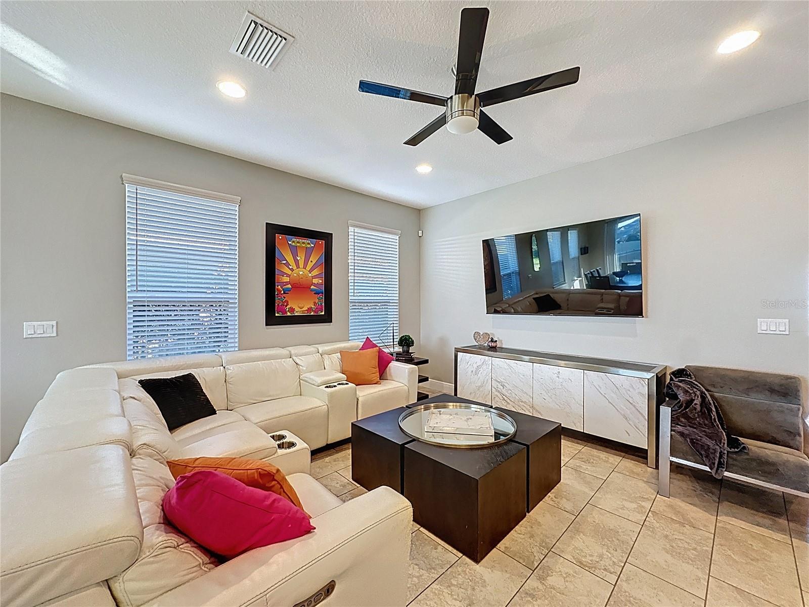 CASCADES OF GROVELAND (TRILOGY) - Residential