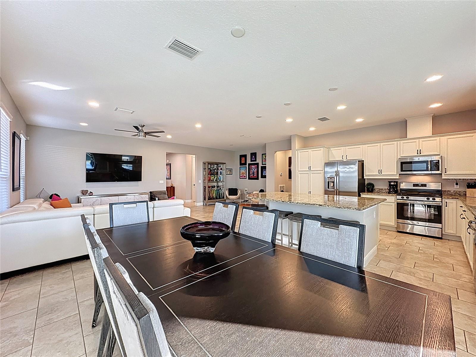 CASCADES OF GROVELAND (TRILOGY) - Residential