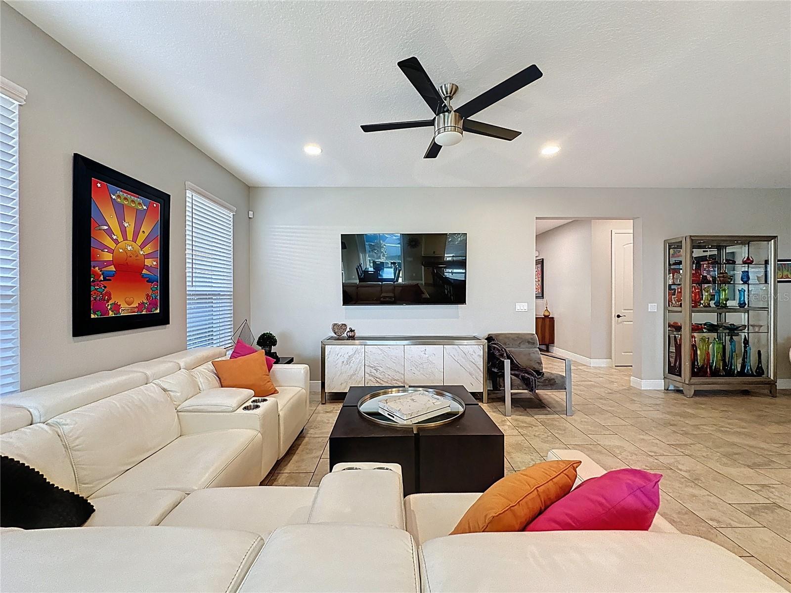 CASCADES OF GROVELAND (TRILOGY) - Residential