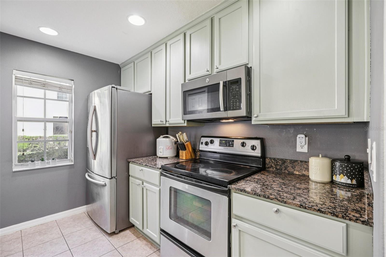 COBBLESTONE LANDING TWNHMS CONDO - Residential