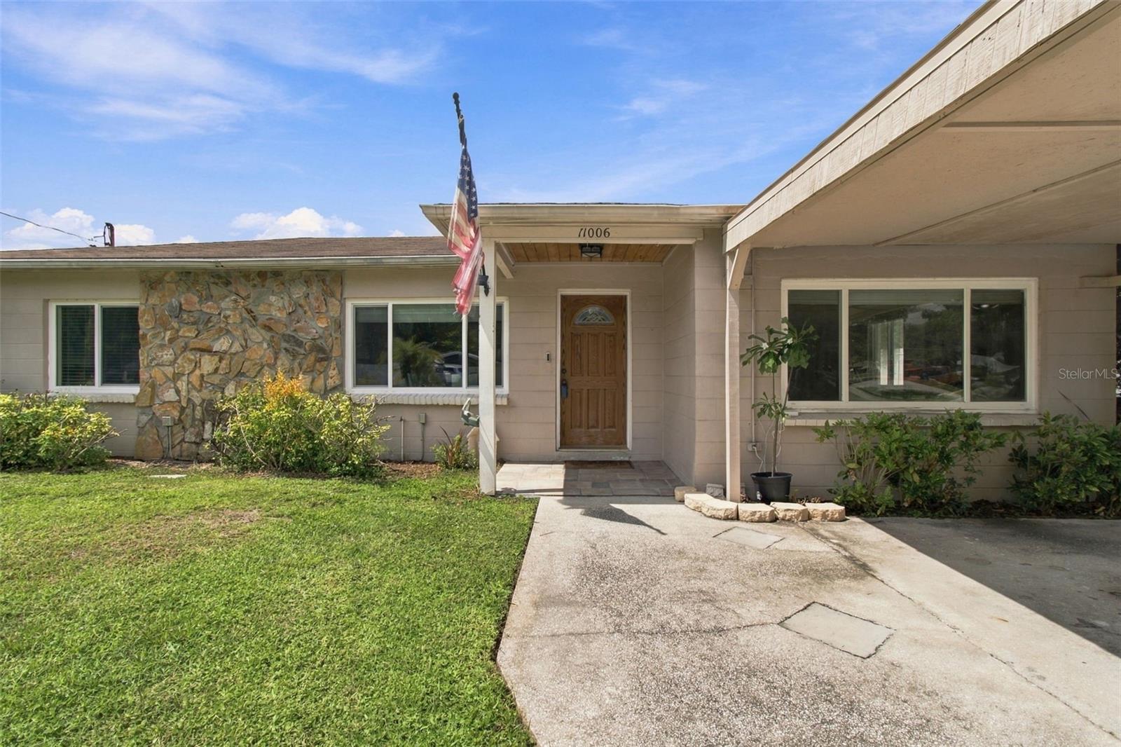 11006 N OAKLEAF AVENUE
