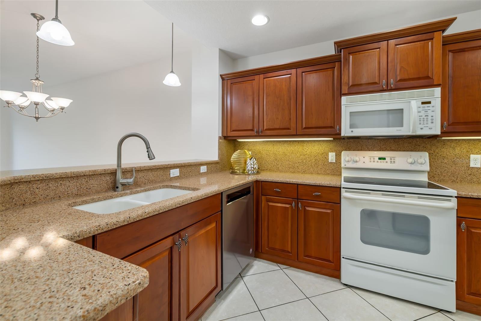 HARBORAGE ON BRADEN RIVER III PH I - Residential