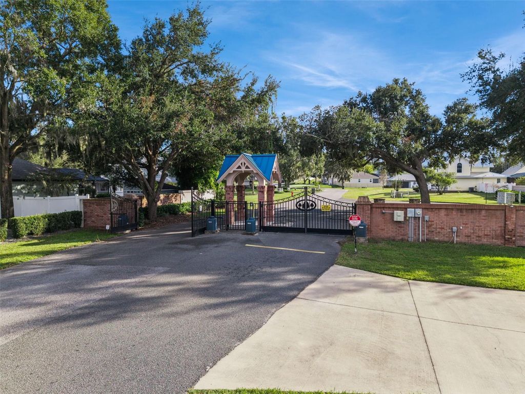 Photo of 705 Newell Hill Road, Leesburg, FL 34748 (MLS # O6358312)