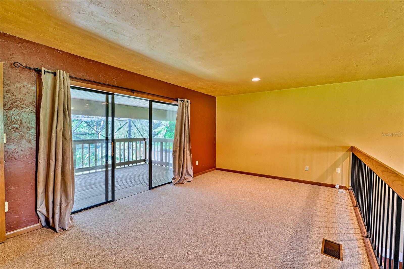 FEATHERWOOD - Residential