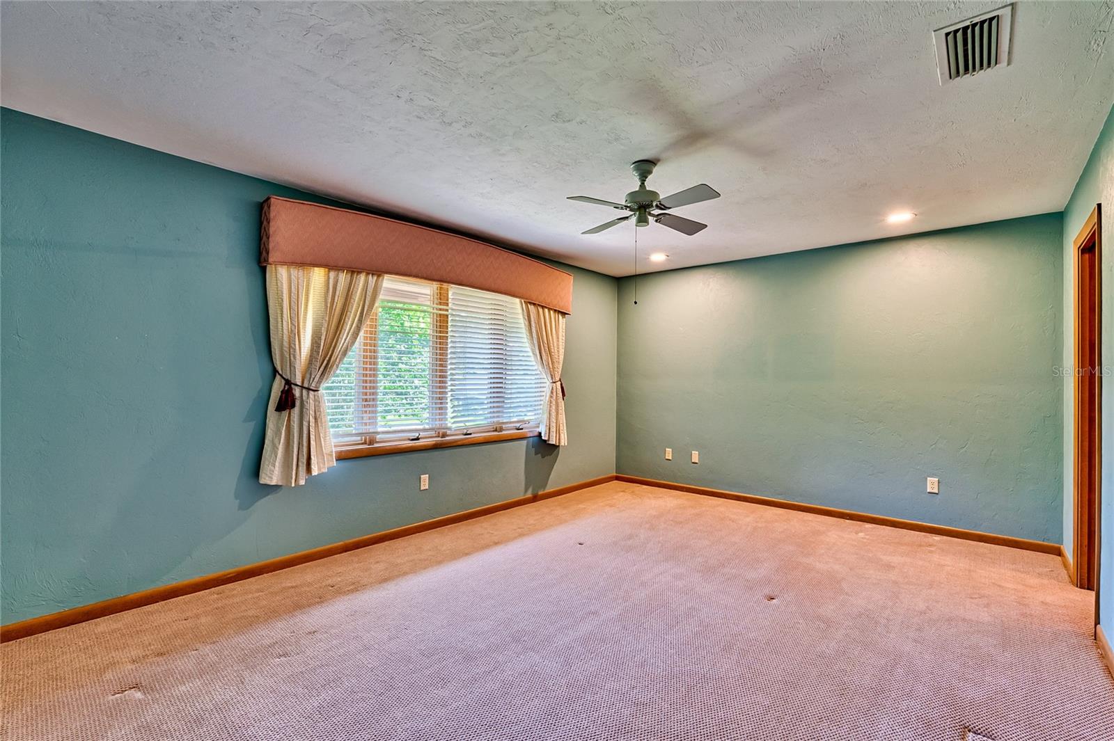 FEATHERWOOD - Residential