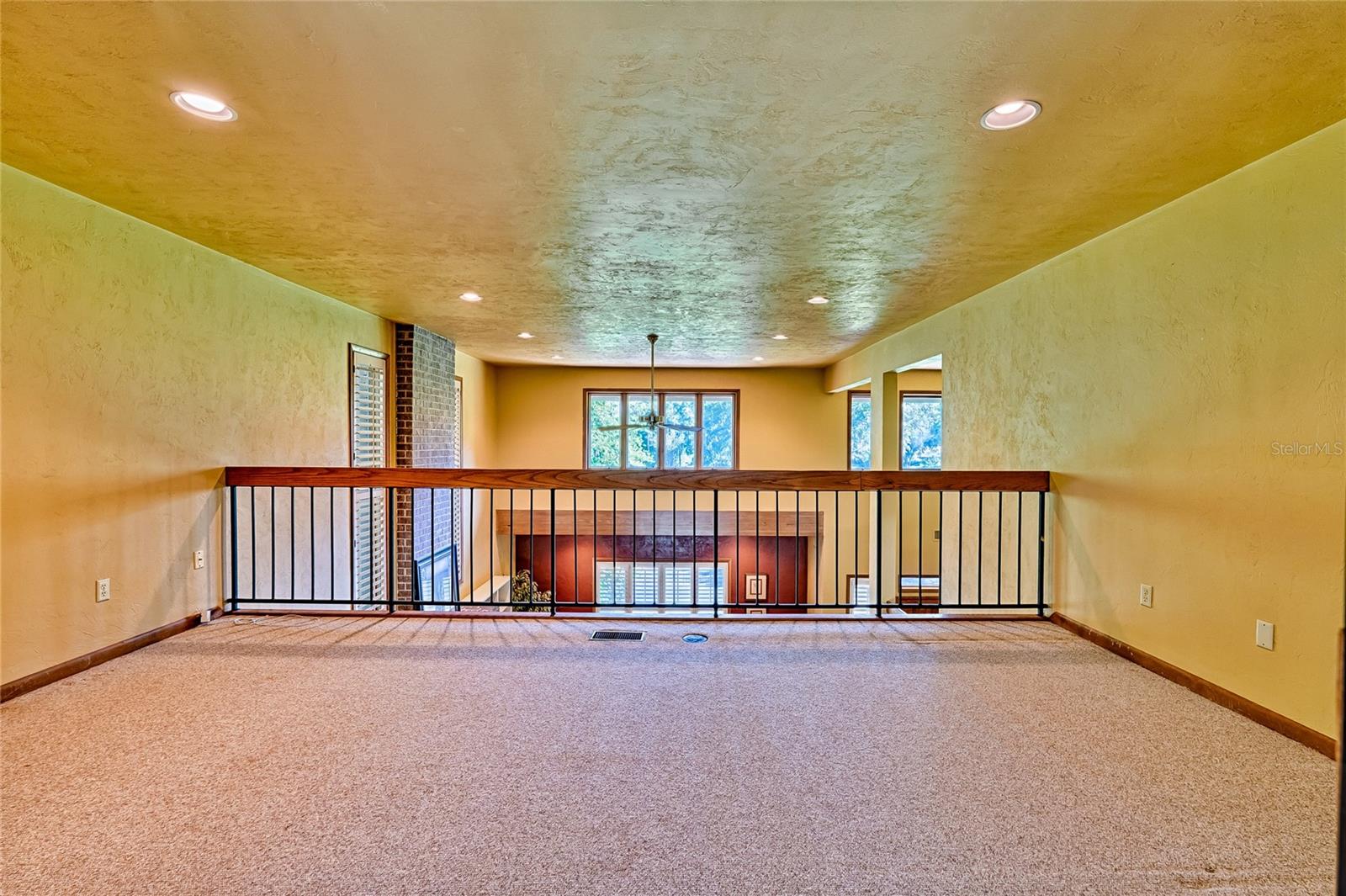 FEATHERWOOD - Residential