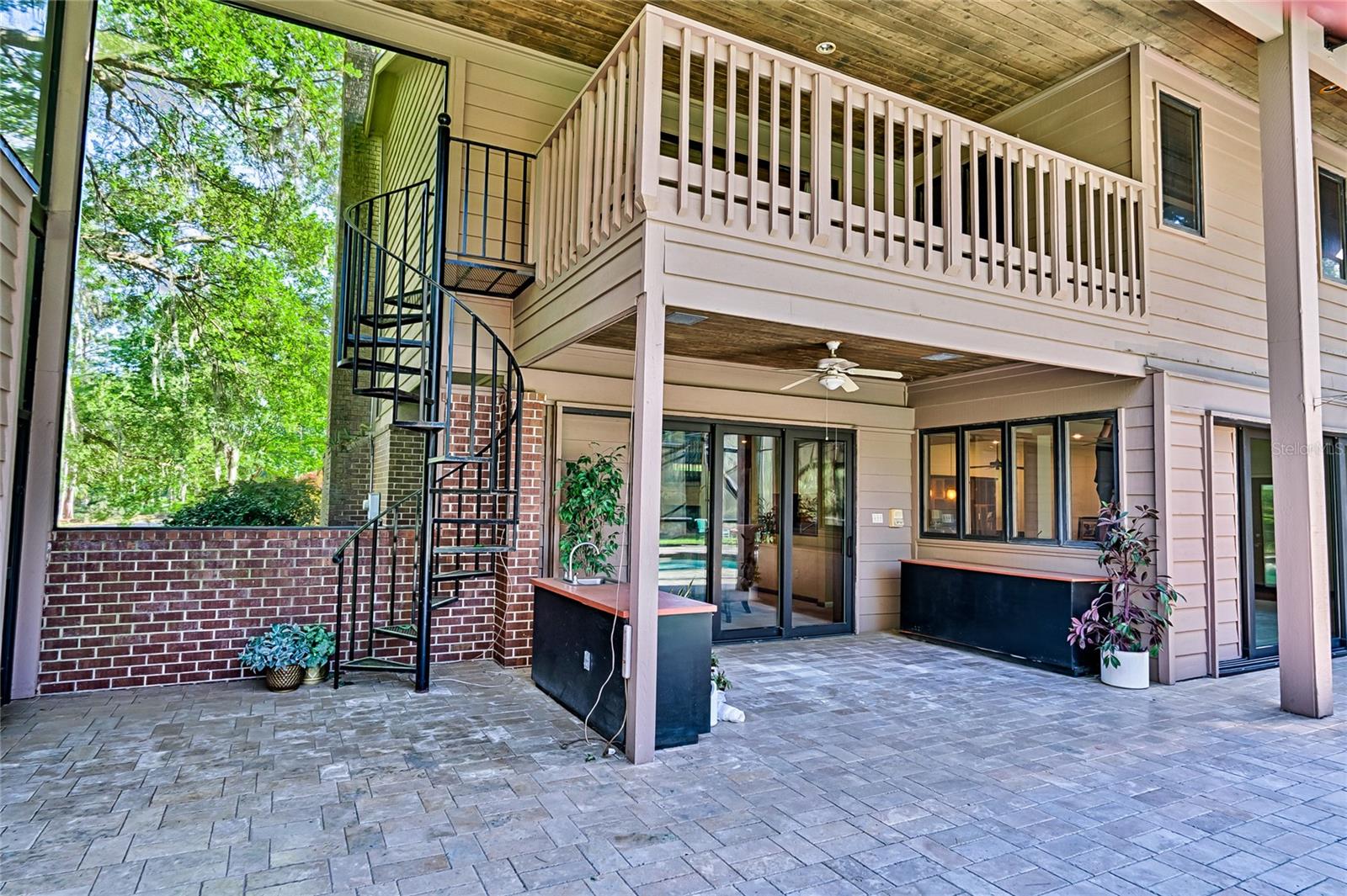 FEATHERWOOD - Residential