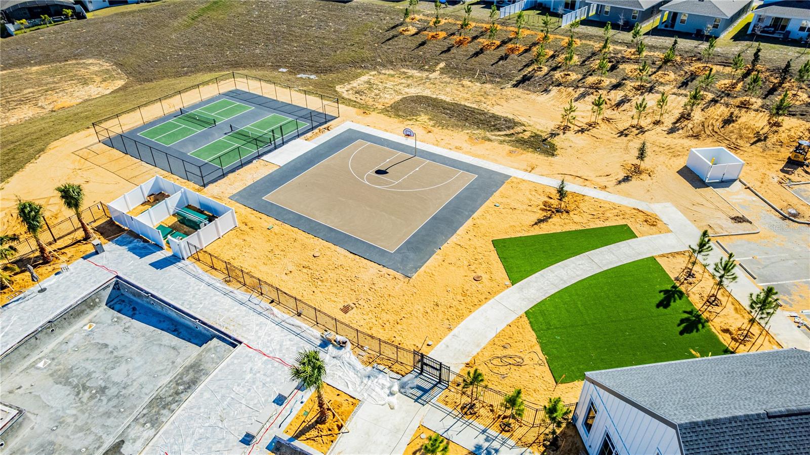 HILLS OF MINNEOLA - Residential Lease