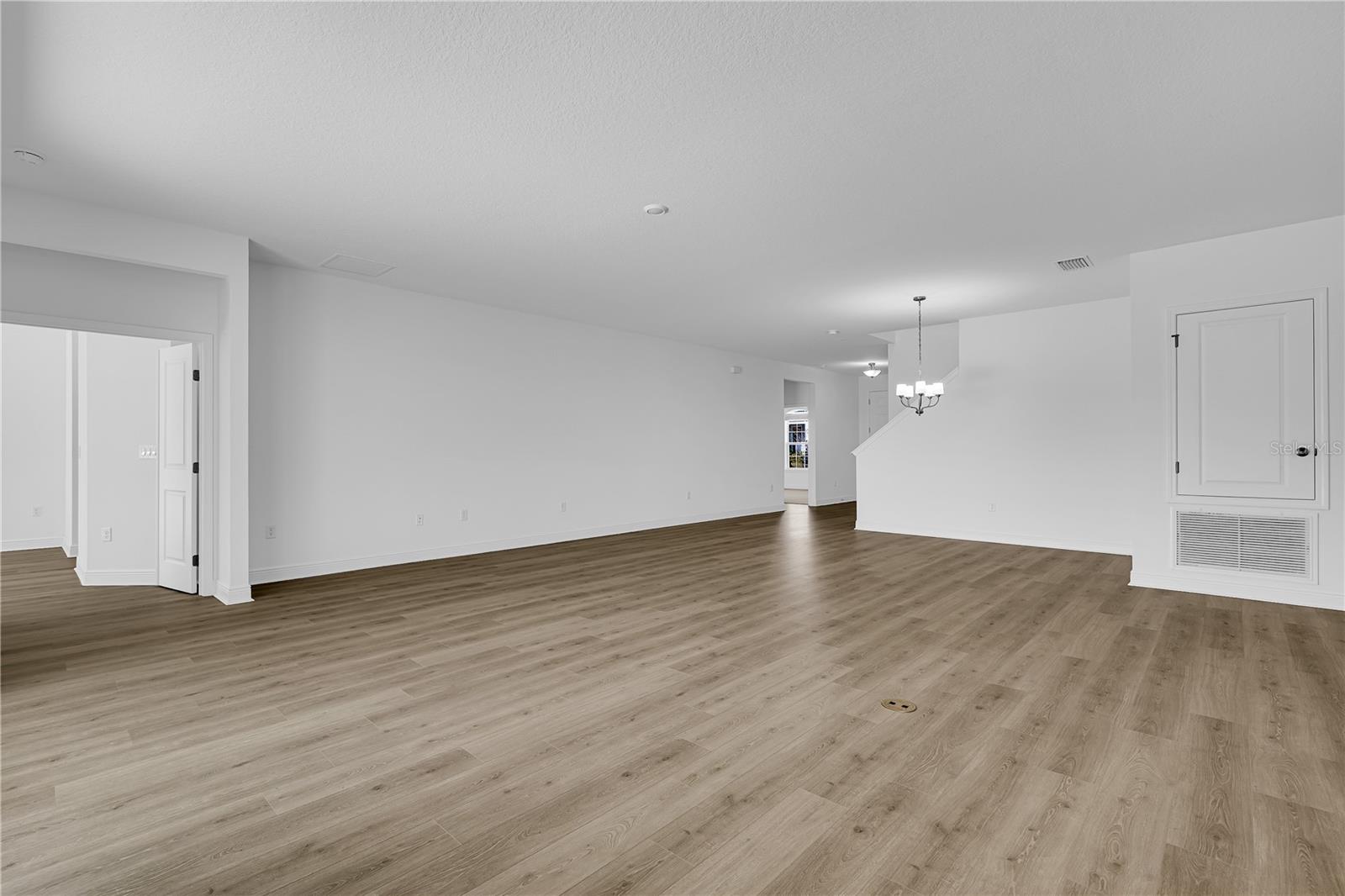 HILLS OF MINNEOLA - Residential Lease