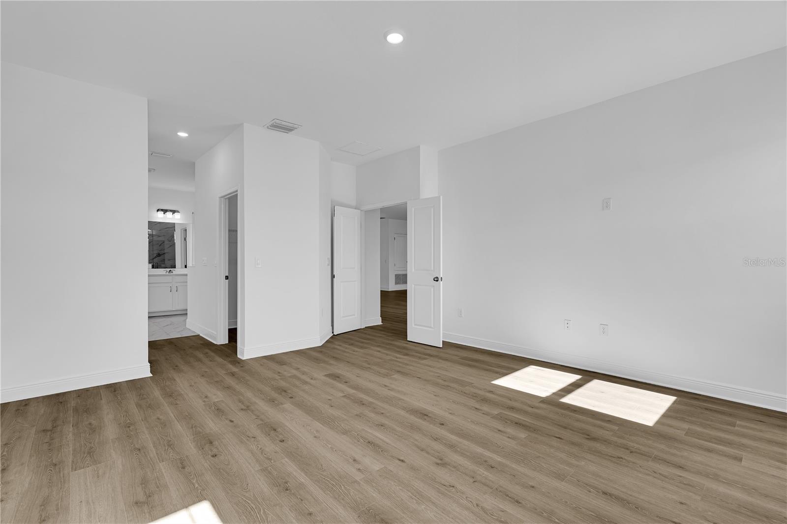 HILLS OF MINNEOLA - Residential Lease