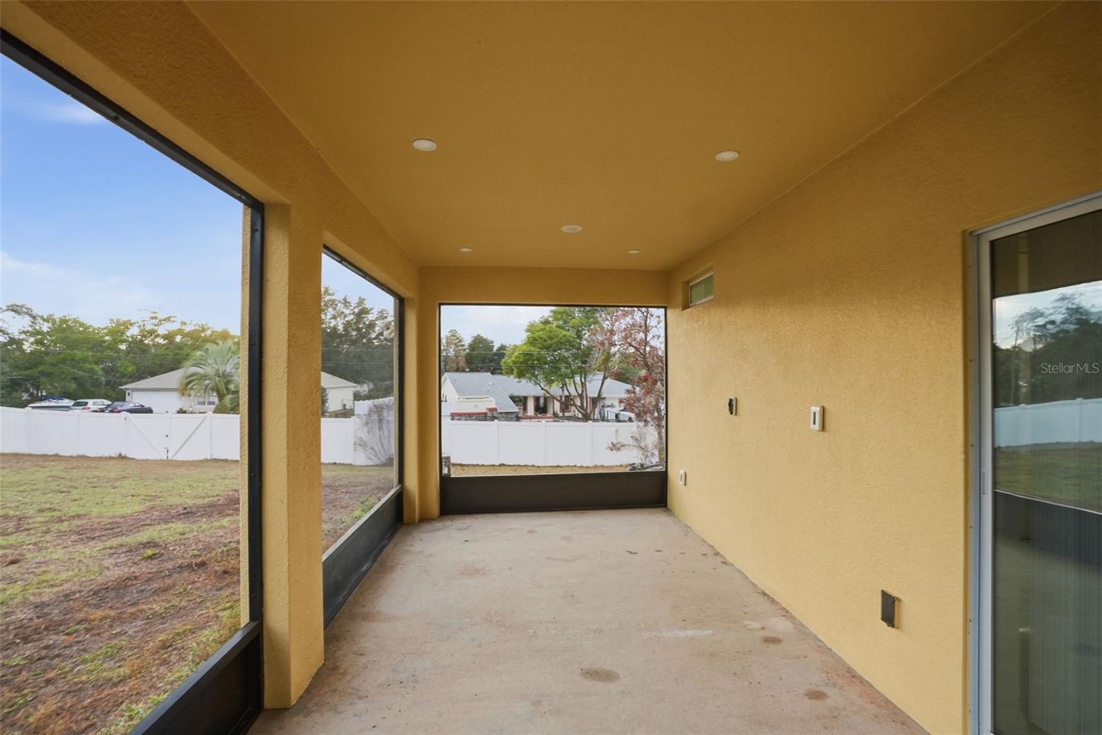 SPRING HILL - Residential