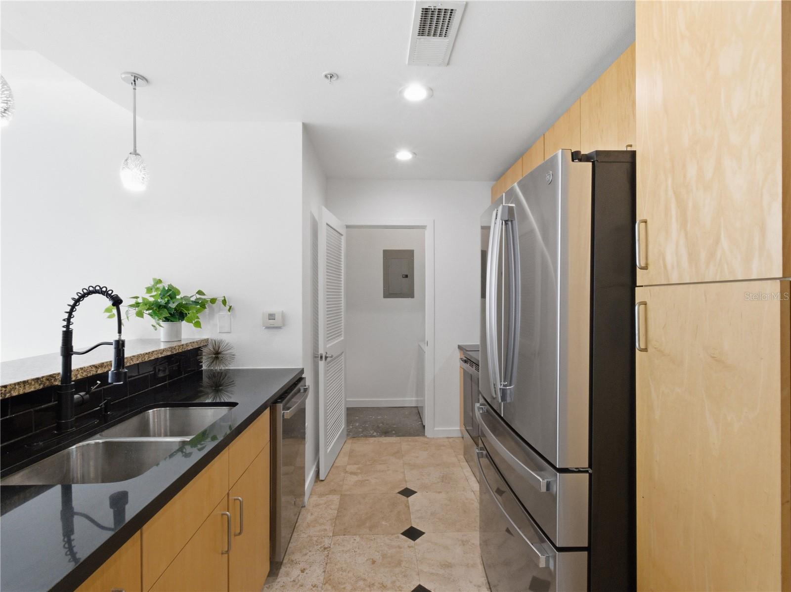 SOLAIRE/PLAZA CONDO - Residential