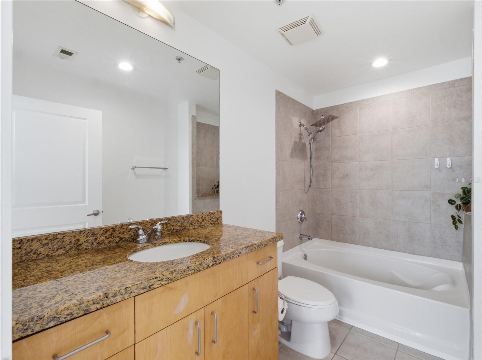 SOLAIRE/PLAZA CONDO - Residential