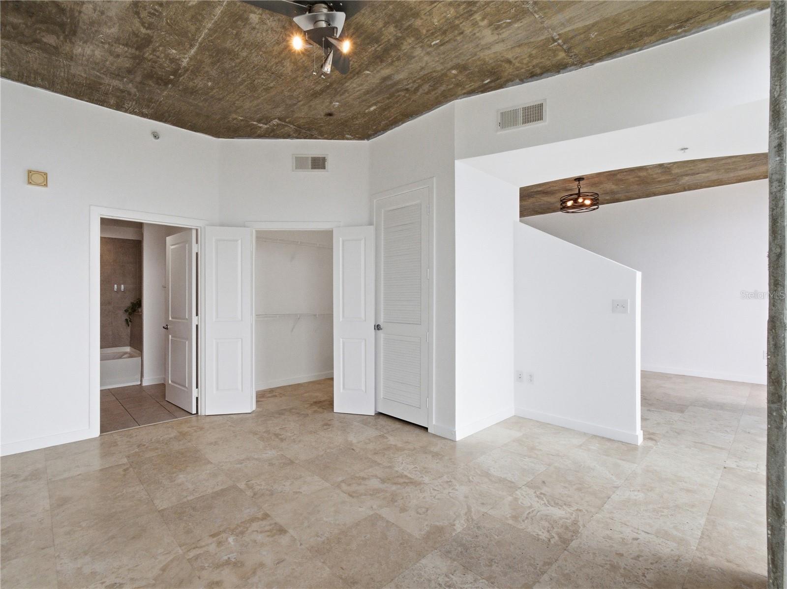 SOLAIRE/PLAZA CONDO - Residential