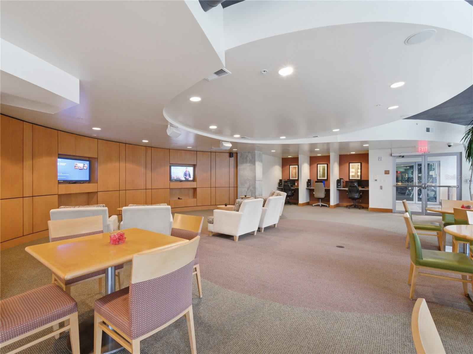 SOLAIRE/PLAZA CONDO - Residential