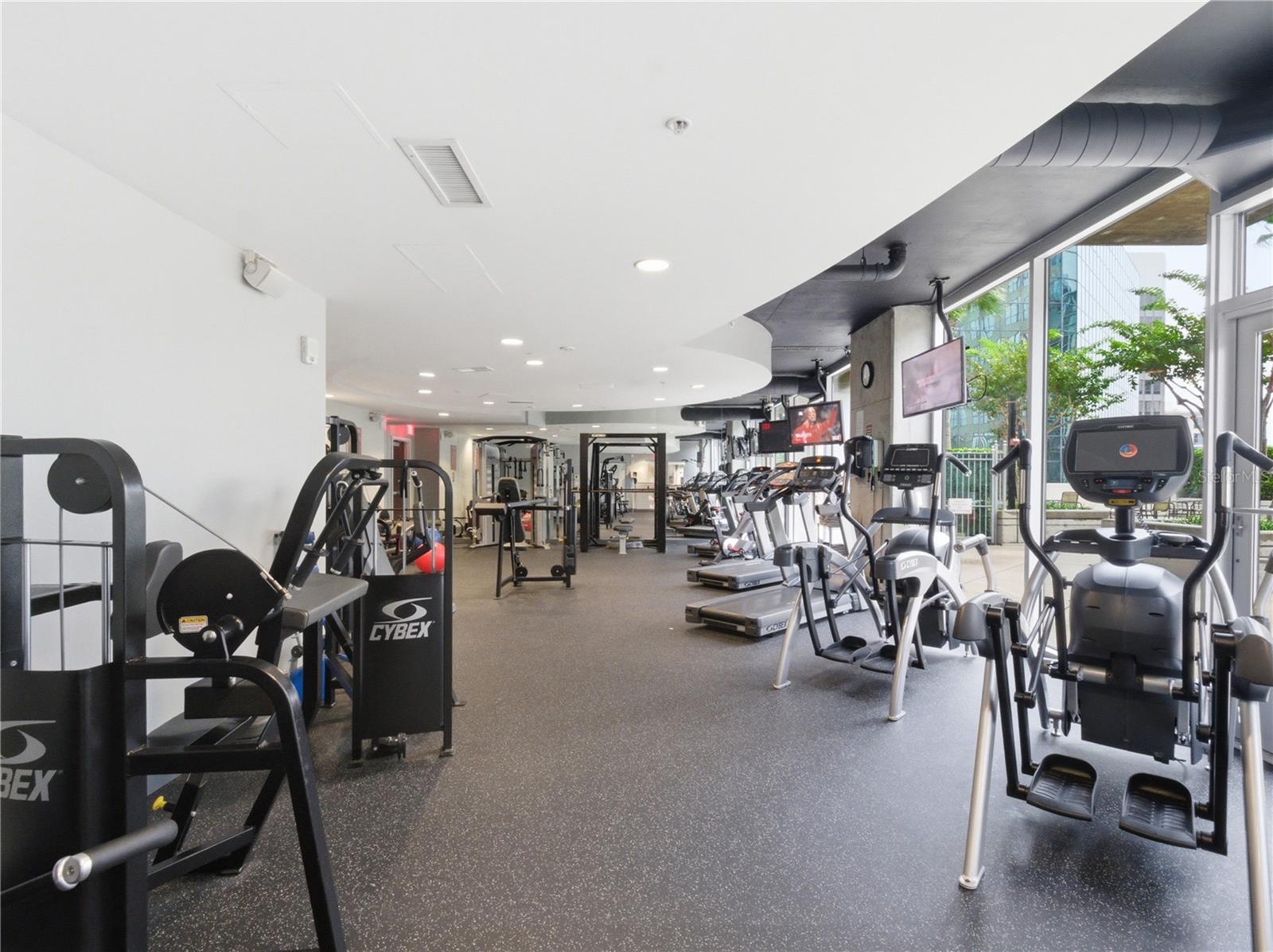 SOLAIRE/PLAZA CONDO - Residential