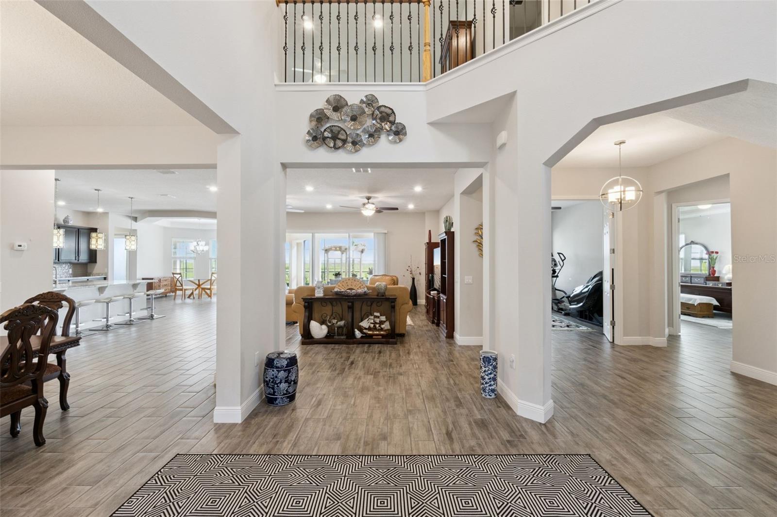 1641 GATEWAY LANE